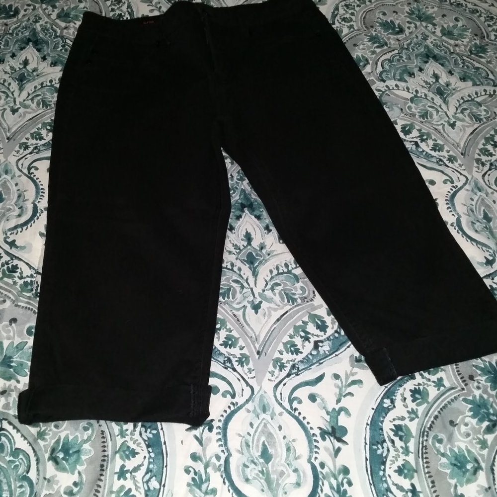Liverpool Jeans Black Capri Length Rolled Hem 6/28